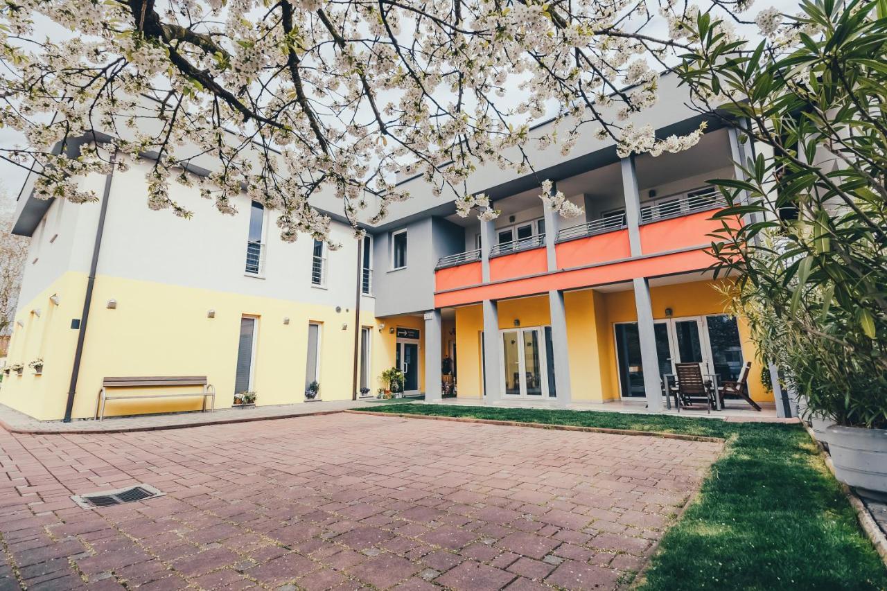 Anna Apartment